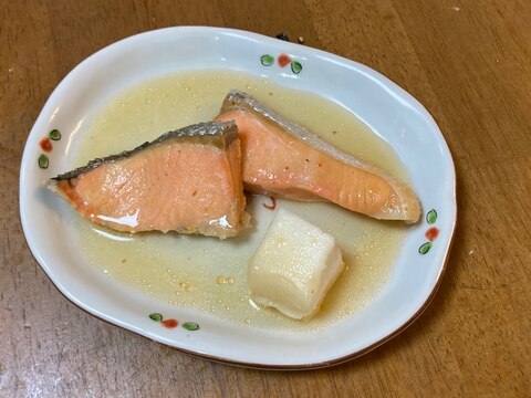 超簡単！鮭とはんぺんの麺つゆ煮